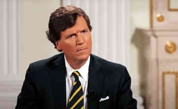 米国ジャーナリストのタッカー・カールソン氏